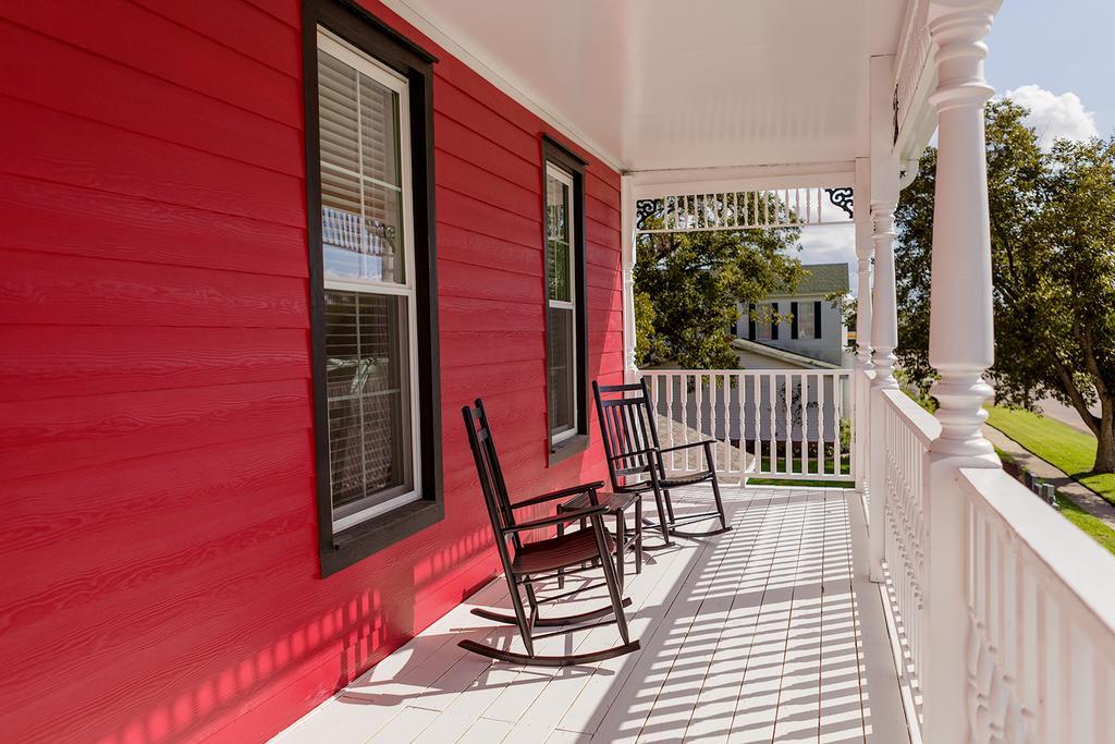 Red Velvet Inn Navasota Buitenkant foto